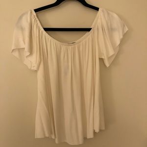 NWT - UO off the should top
